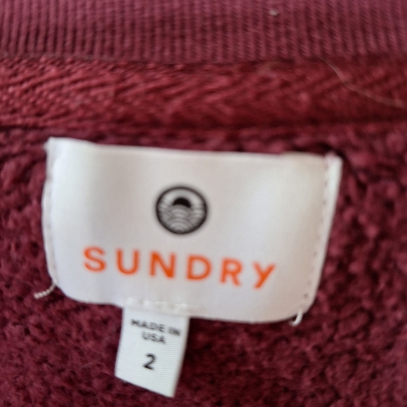 Sundry Womens Burgundy Star Print Side Zip Oversized Pullover. Size 2 - Picture 2 of 6